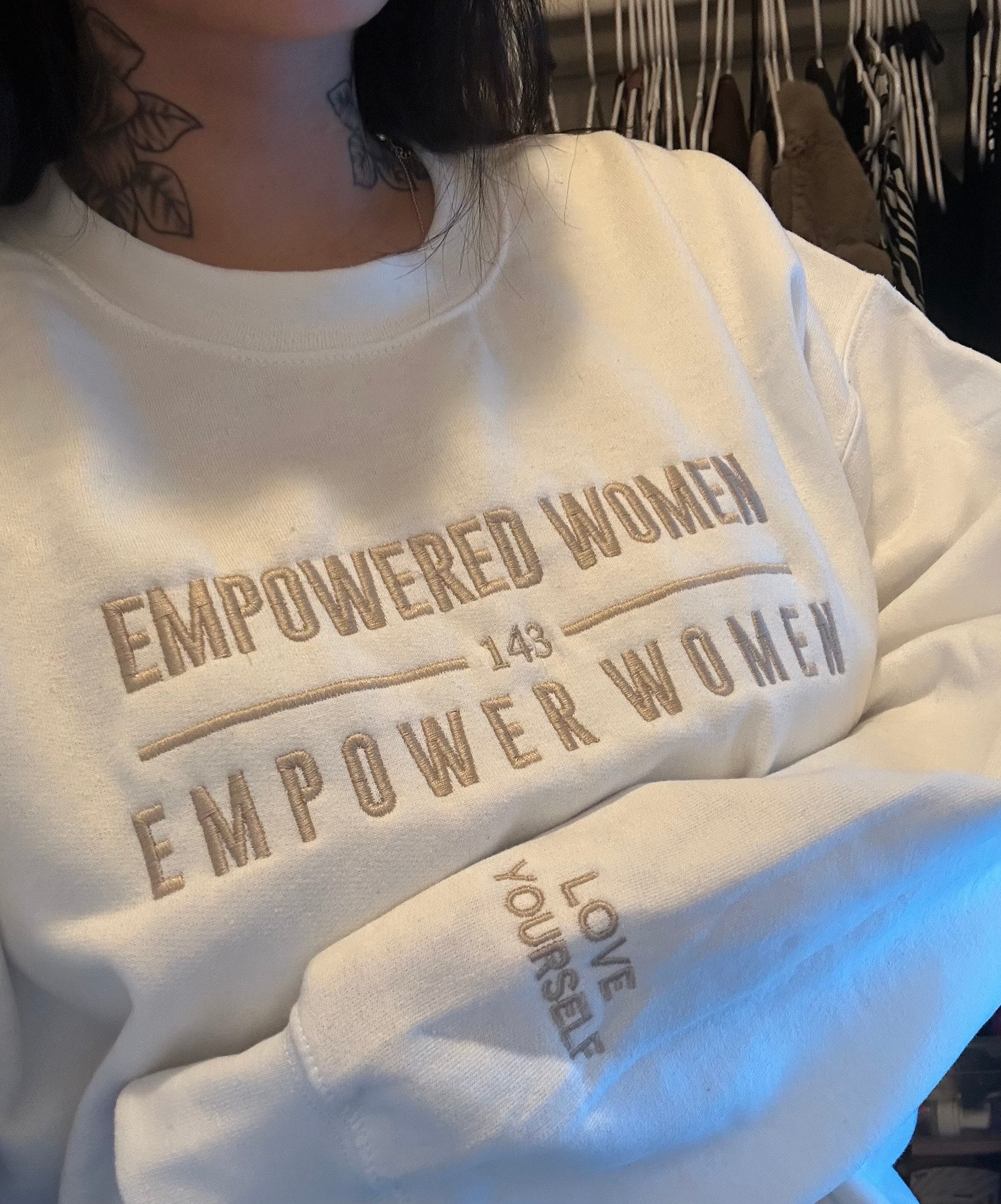 EMPOWERED WOMEN - WHITE CREWNECK SWEATSHIRT - EMBROIDERED